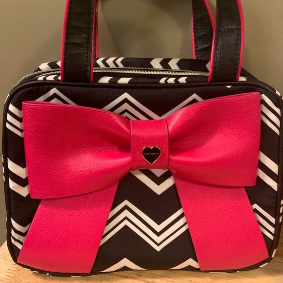 betsey johnson travel tote